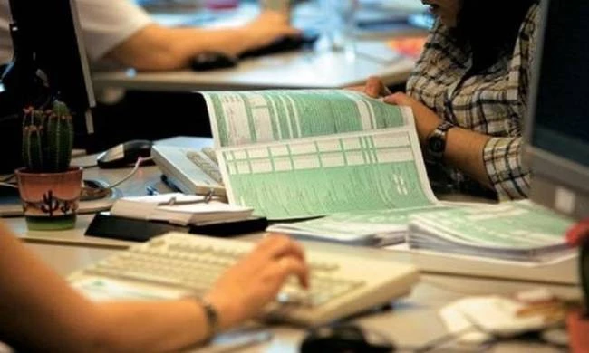 Ξεκινά ο εφιάλτης της εφορίας – Πόσα θα πληρώσουμε και πότε